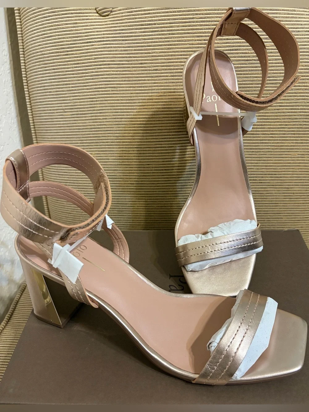 NWT Linea Paolo Eden-L Women's Metallic Leather Sandal - Size 9